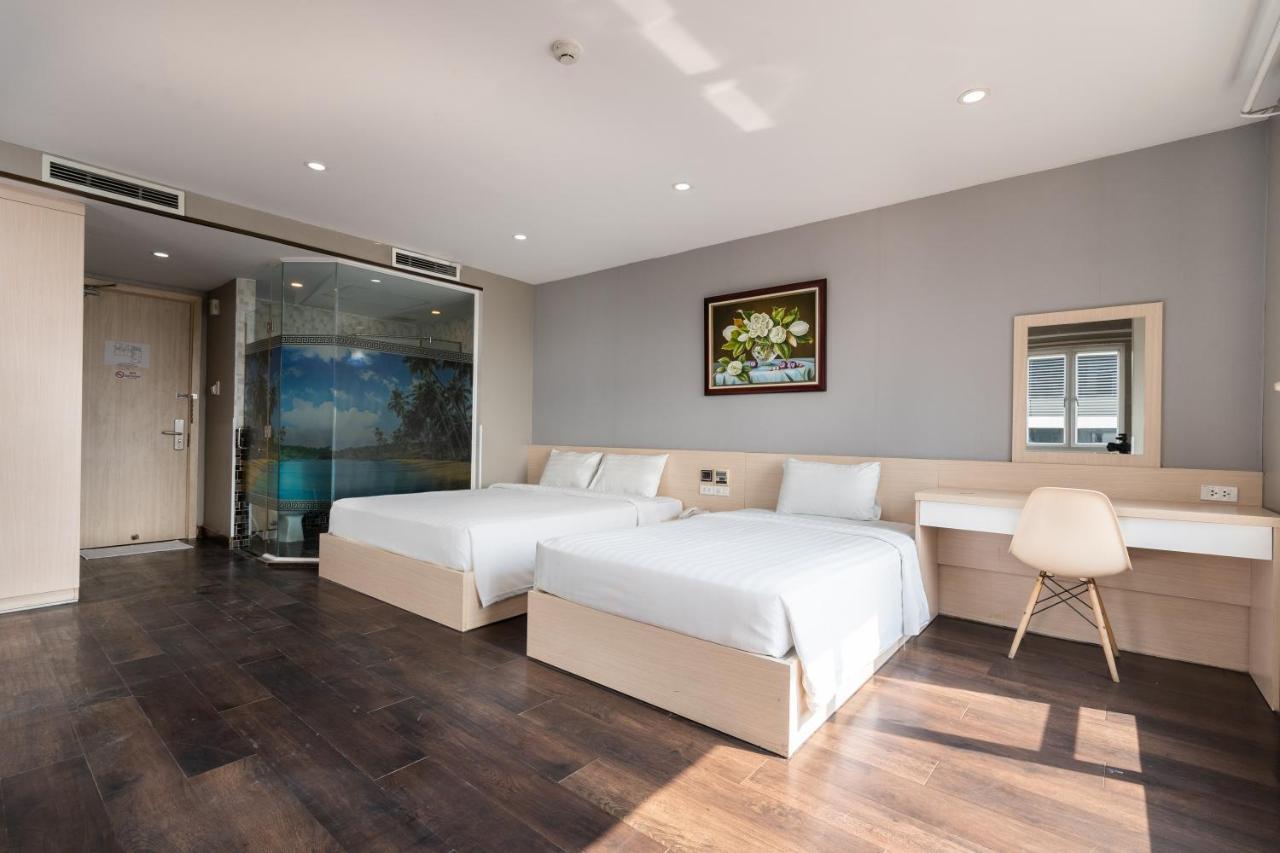 The Arrivals - Cozy Hotel - Pool & Skybar - Sgcenter ホーチミン市 エクステリア 写真
