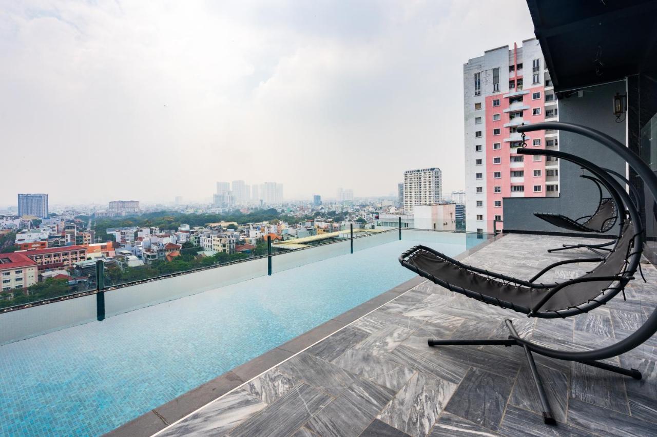 The Arrivals - Cozy Hotel - Pool & Skybar - Sgcenter ホーチミン市 エクステリア 写真