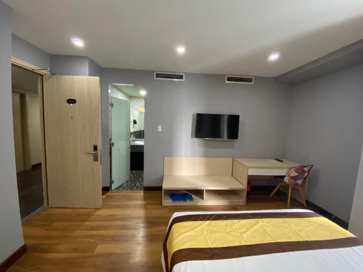 The Arrivals - Cozy Hotel - Pool & Skybar - Sgcenter ホーチミン市 エクステリア 写真